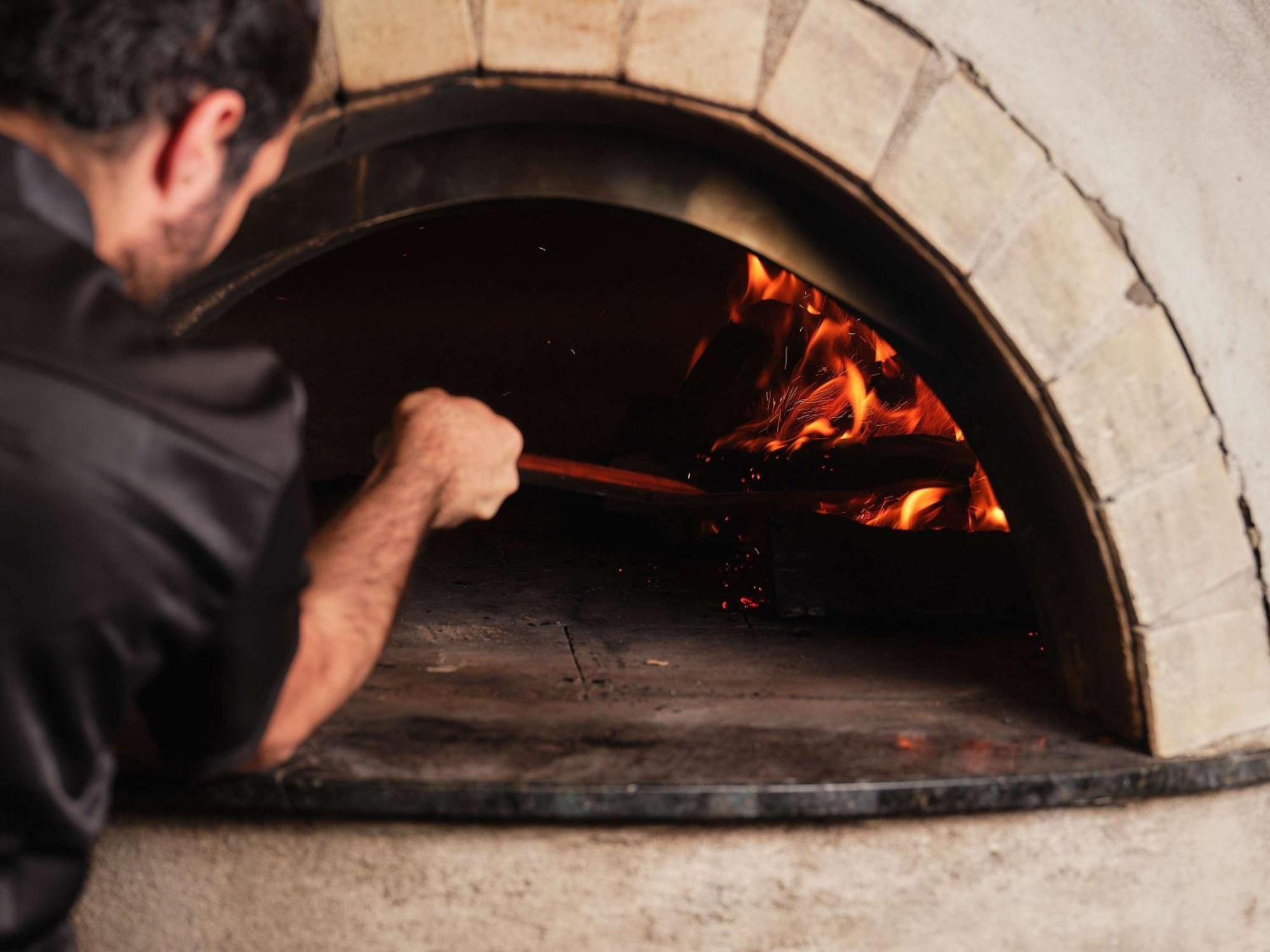 Peppers Marysville Extérieur photo Wood-burning oven